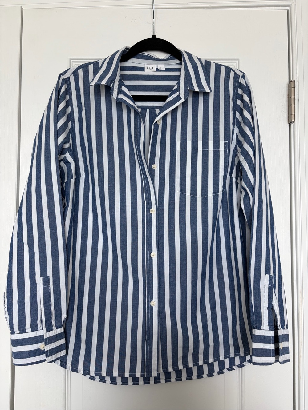 GAP Womens Striped Shirt L Navy White Button-Down Boyfriend Vertical Stripe